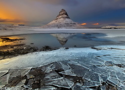 Islandia, Zima, Jezioro, Góra Kirkjufell, Pękająca, Kra