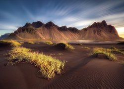 Góry, Góra Vestrahorn, Plaża Stokksnes, Trawa, Islandia