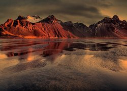 Góra Vestrahorn, Plaża Stokksnes, Islandia, Zachód słońca, Góry
