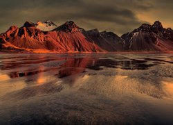 Góra Vestrahorn, Plaża Stokksnes, Islandia, Zachód słońca, Góry