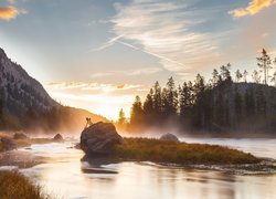 Rzeka, Gorące źródła, Góry, Kamienie, Park Narodowy Yellowstone, Stan Wyoming, Stany Zjednoczone