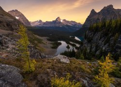 Górskie jeziora Mary Lake i Lake OHara w Parku Narodowym Yoho