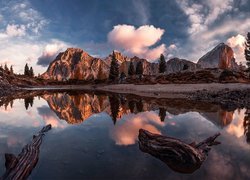 Górskie jezioro Lago Limides we Włoszech