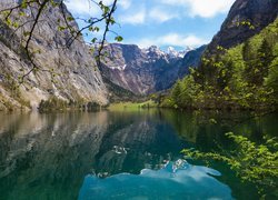 Górskie jezioro Obersee w Bawarii