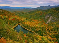 Jesień, Lasy, Kolorowe, Drzewa, Góry, Jezioro, Giant Washbowl, Rezerwat przyrody High Peaks Wilderness, Nowy Jork, Stany Zjednoczone