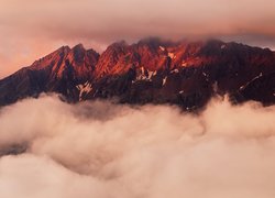 Góry, Alpy Retyckie, Szczyty Pietra Rossa, Mgła, Kłębiaste, Chmury, Włochy