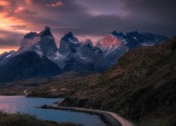 Góry Cordillera del Paine w Parku Narodowym Torres del Paine