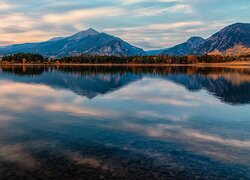 Jezioro, Dillon Lake, Góry, Drzewa, Odbicie, Kolorado, Stany Zjednoczone