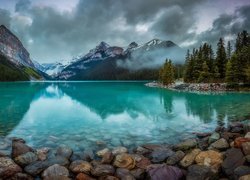 Góry, Kamienie, Jezioro, Lake Louise, Drzewa, Dom, Park Narodowy Banff, Alberta, Kanada