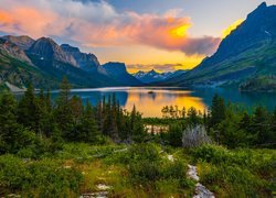 Stany Zjednoczone, Montana, Park Narodowy Glacier, Jezioro, St. Mary Lake, Góry, Drzewa