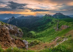 Góry, Kaukaz, Dolina, Zachód słońca, Chmury, Adygeja, Rosja