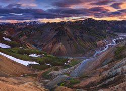 Islandia, Góry Landmannalaugar, Tęczowe Góry, Skały ryolitowe, Zachód Słońca, Rzeka, Chmury