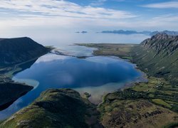 Góry na Lofotach i Morze Norweskie