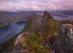 Góry na wyspie Senja w Norwegii
