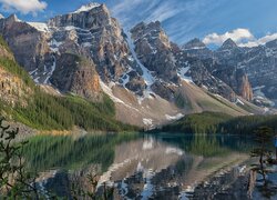 Jezioro, Moraine Lake, Góry, Drzewa, Park Narodowy Banff, Kanada