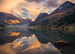 Norwegia, Stryn, Jezioro, Oldevatnet Lake, Góry