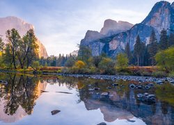 Park Narodowy Yosemite, Góry Sierra Nevada, Rzeka, Merced River, 
Drzewa, Kamienie, Stany Zjednoczone, Kalifornia