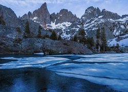 Góry, Pasmo górskie, Sierra Nevada, Zima, Jezioro, Minaret Lake, Kalifornia, Stany Zjednoczone