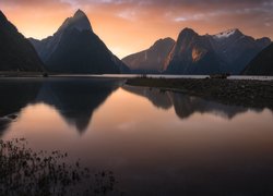 Zatoka Milforda, Fiord Milford, Góry, Alpy Południowe, Góra Mitre Peak, Odbicie, Park Narodowy Fiordland, Wyspa Południowa, Nowa Zelandia