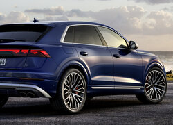 Granatowe, Audi SQ8