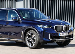 Granatowe BMW X5