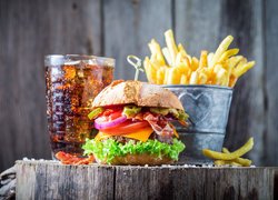 Hamburger, Frytki, Napój