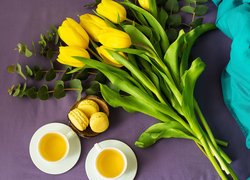 Kwiaty, Żółte, Tulipany, Ciasteczka, Makaroniki, Herbata, Filiżanki, Zielony, Materiał