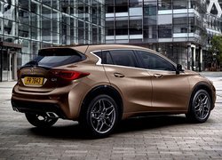 Infiniti Q30