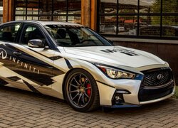 Infiniti Q50 Sport bok i przód