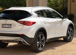 Infiniti QX30