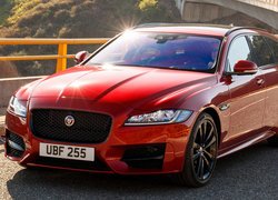 Czerwony, Jaguar XF Sportbrake