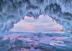Rosja, Wyspa Olchon, Jezioro Bajkał, Jaskinia lodowa, Zima, Lód, Sople