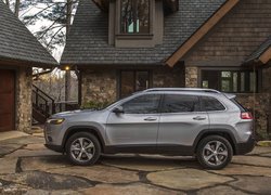 Jeep Cherokee, Dom, Garaż