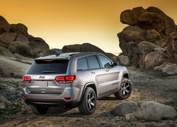 Jeep Grand Cherokee Trailhawk, 2017, Skały