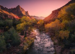 Góry, Góra Watchman, Rzeka, Rzeka Virgin River, Drzewa, Jesień, Park Narodowy Zion, Utah, Stany Zjednoczone