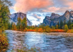 Stany Zjednoczone, Kalifornia, Park Narodowy Yosemite, Góry Sierra Nevada, Wodospad, Rzeka, Merced River, Drzewa, Jesień