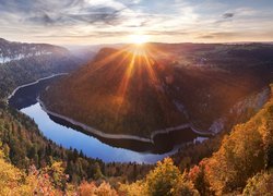 Szwajcaria, Neuchatel, Wzgórza, Jezioro, Lac de Moron, Tama Chatelot, Drzewa, Jesień, Las, Promienie słońca