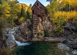 Stany Zjednoczone, Stan Kolorado, Drewniany, Młyn, Crystal Mill, Las, Drzewa, Góry, Rzeka, Crystal River, Jesień