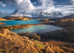 Góry, Cordillera del Paine, Chmury, Jeziora, Park Narodowy Torres del Paine, Patagonia, Chile