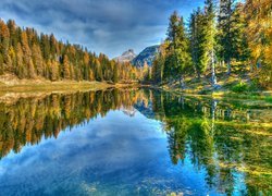 Jezioro Antorno Lake, Góry Dolomity, Jesień, Las, Drzewa, Prowincja Belluno, Włochy