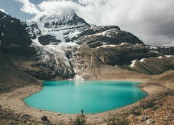 Jezioro Berg u podnóża góry Mount Robson w Parku Narodowym Mount Robson