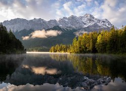 Jezioro Eibsee, Góry, Garmisch-Partenkirchen, Bawaria, Niemcy