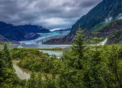 Góry, Jezioro Eklutna Lake, Lodowiec, Drzewa, Chmury, Stan Alaska, Stany Zjednoczone