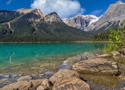 Góry, Jezioro, Emerald Lake, Skały, Świerki, Park Narodowy Yoho, Kolumbia Brytyjska, Kanada