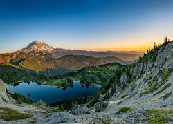 Jezioro Eunice Lake z widokiem na górę Rainier