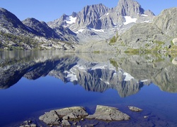 Jezioro Garnet w górach Sierra Nevada w Kalifornii