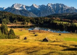 Jezioro Geroldsee w niemieckiej miejscowości Krun