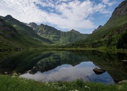 Góry, Jezioro Grunnfjordvatnet, Odbicie, Tennstrand, Norwegia
