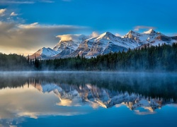 Kanada, Park Narodowy Banff, Jezioro Herbert, Las, Góry, Mgła, Odbicie