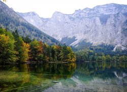 Austria, Gmina Ebensee, Jesień, Góry, Jezioro Hinterer Langbathsee, Drzewa, Odbicie